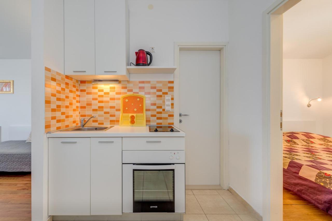 Tice Pikolo Apartments Omis מראה חיצוני תמונה