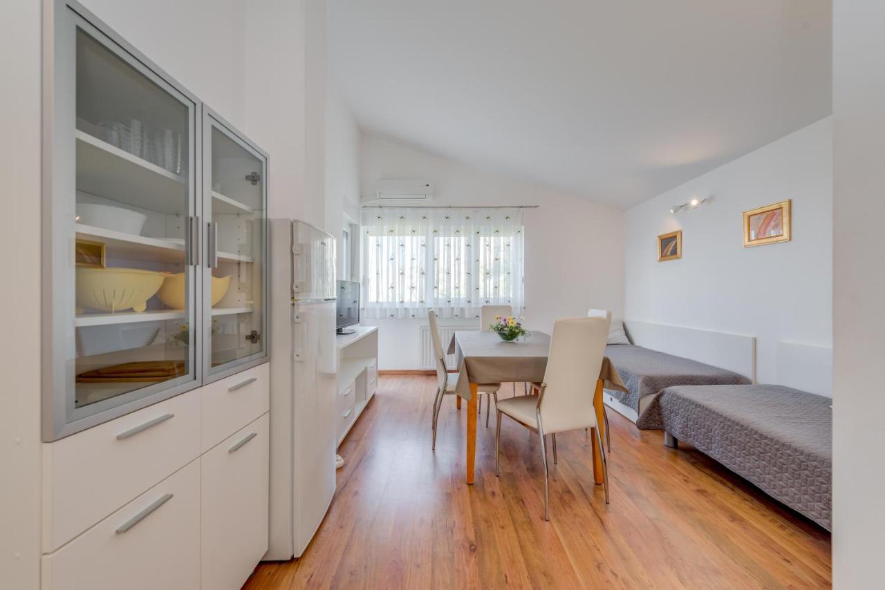 Tice Pikolo Apartments Omis מראה חיצוני תמונה