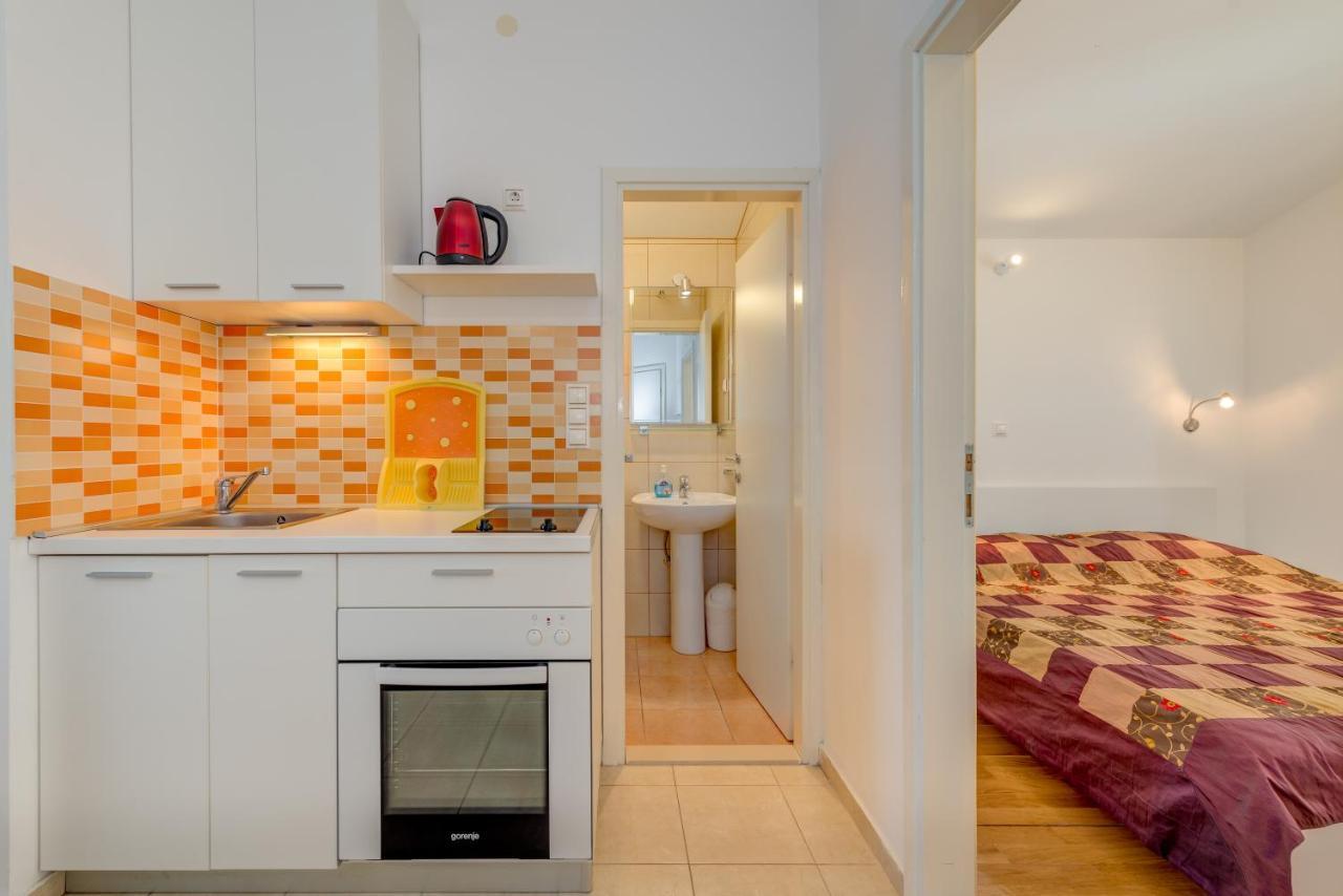 Tice Pikolo Apartments Omis מראה חיצוני תמונה