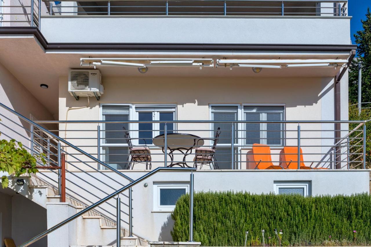 Tice Pikolo Apartments Omis מראה חיצוני תמונה