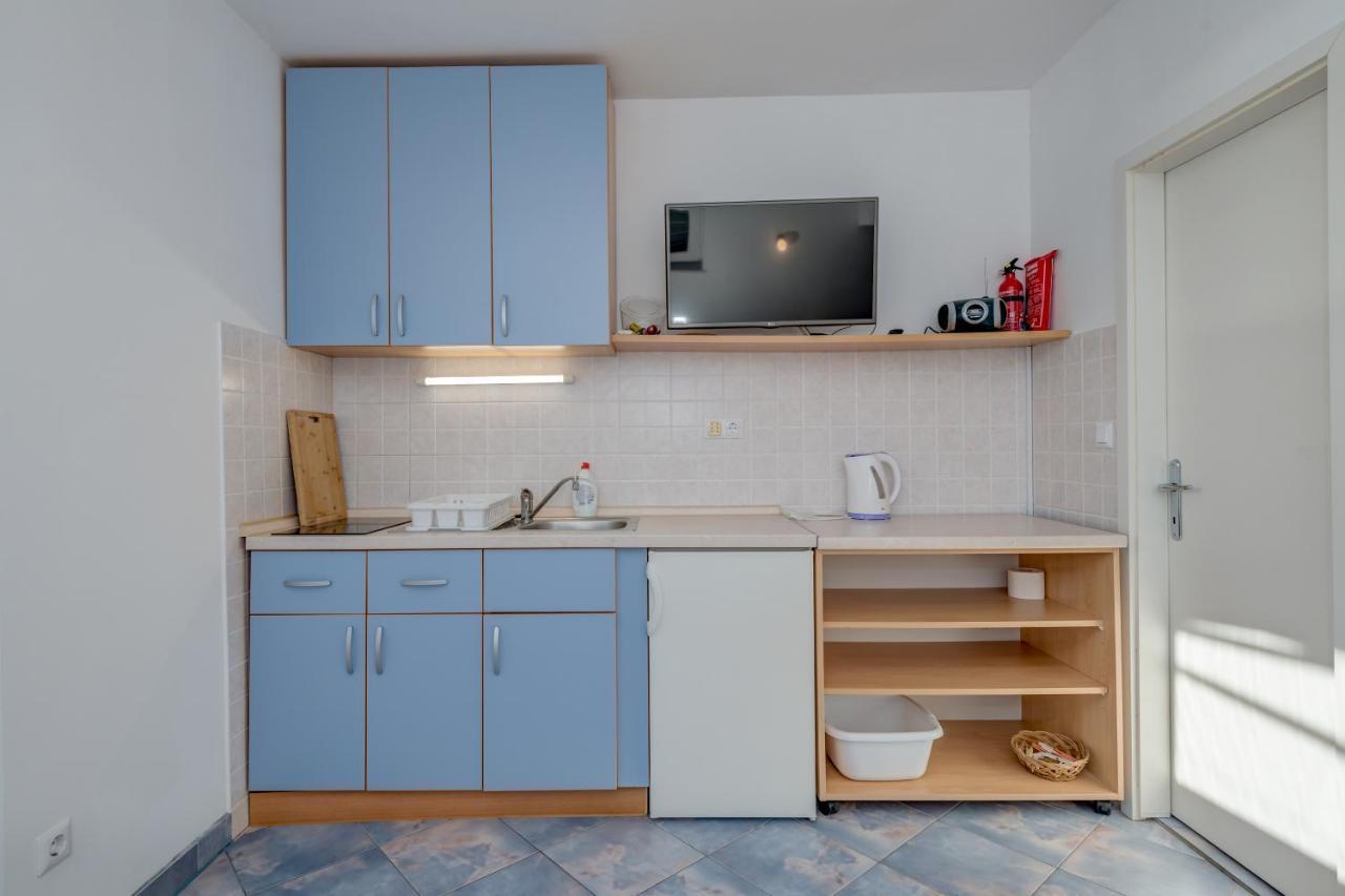 Tice Pikolo Apartments Omis מראה חיצוני תמונה