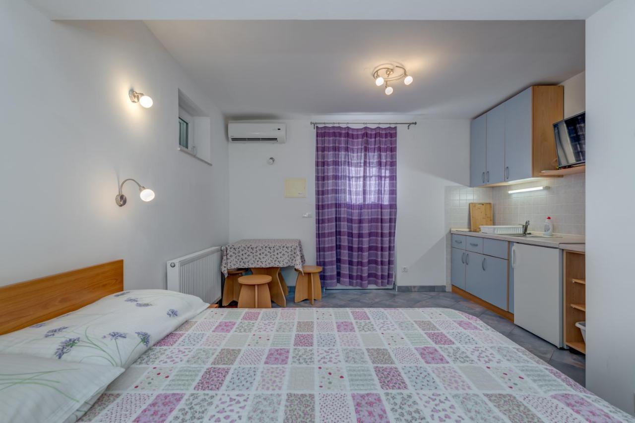 Tice Pikolo Apartments Omis מראה חיצוני תמונה