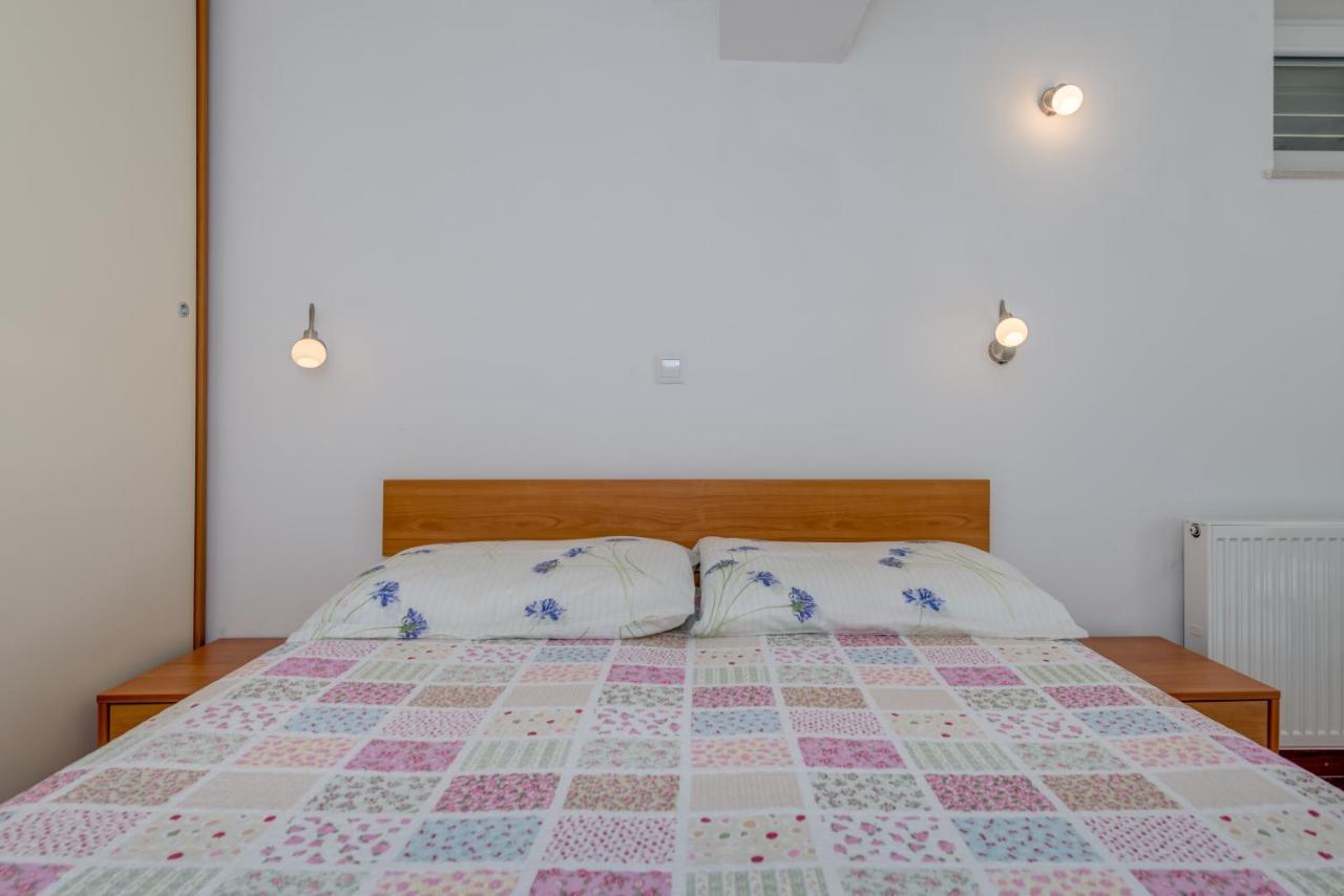 Tice Pikolo Apartments Omis מראה חיצוני תמונה